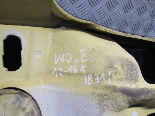 Isolamento antepara Volvo V40 OEM 31305853 2012-2016 image 4