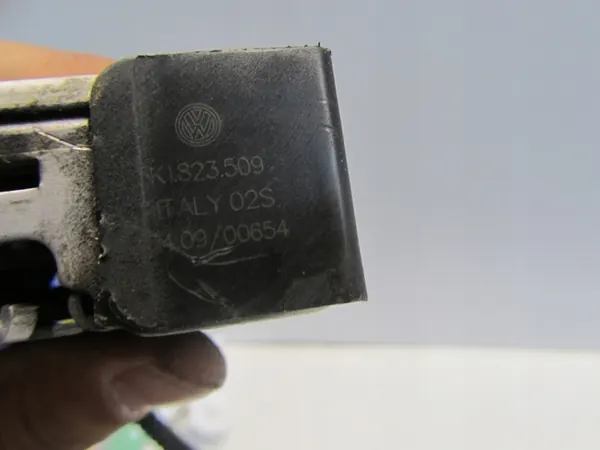 VW GOLF VI Blocco Cofano 5K1823509 image 2