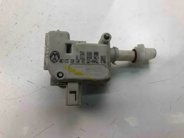 Capuchon de réservoir VW Bora 2008 1J0810773A image 2