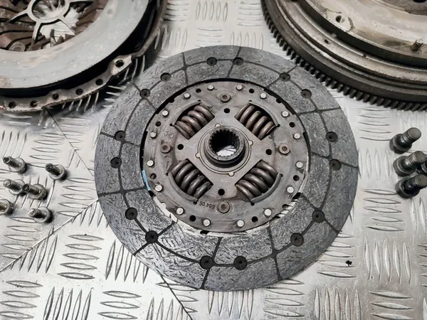 Conjunto de embreagem Peugeot 4008 2013 image 3