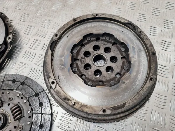 Conjunto de embreagem Peugeot 4008 2013 image 4