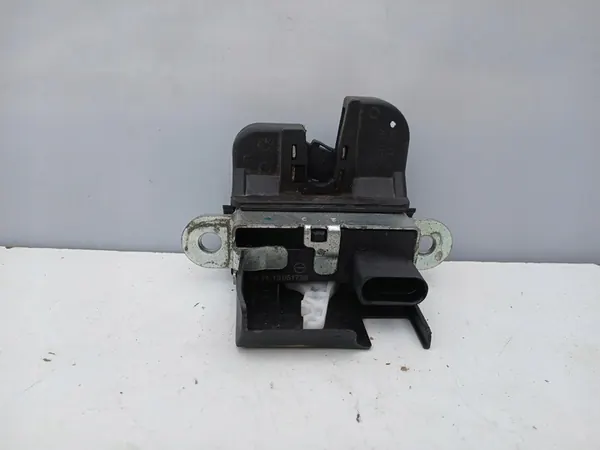 Baklucka Lås Volkswagen Passat B7 Kombi Golf V 3AF827505B image 2