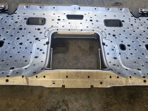 Mercedes S550 W222 Kofferraumtrennwand OEM A2226400200 image 4