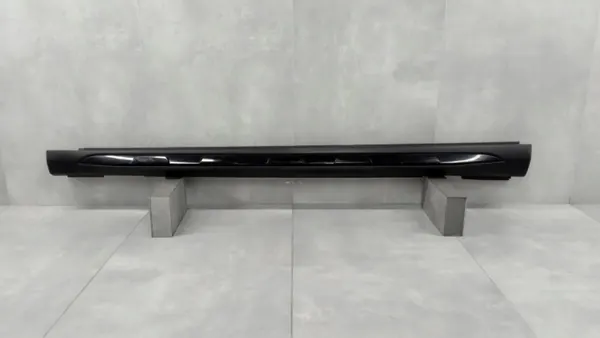 Baguette de seuil gauche OEM A1566980754 Mercedes GLA image 2