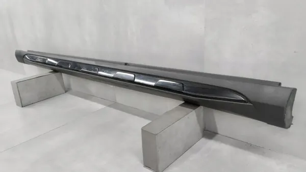 Baguette de seuil gauche OEM A1566980754 Mercedes GLA image 3