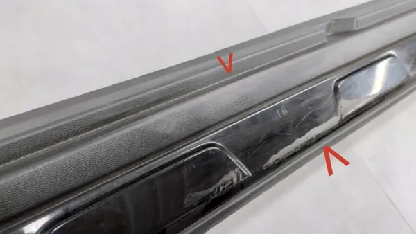 Baguette de seuil gauche OEM A1566980754 Mercedes GLA image 6