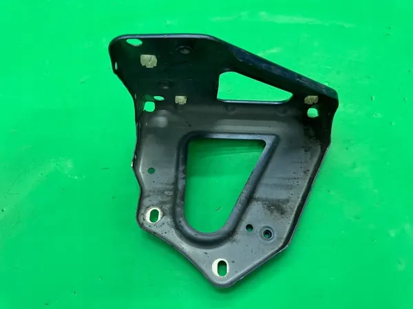 Suporte de para-lama dianteiro esquerdo Audi A6 C6 4F0821135 image 5