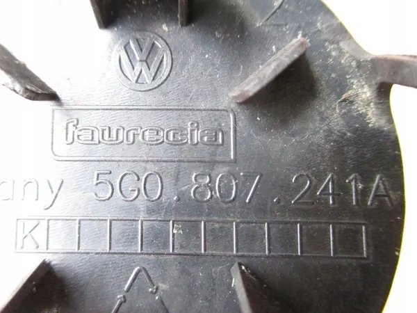 Copertura gancio traino anteriore VW Golf VII GTI image 3