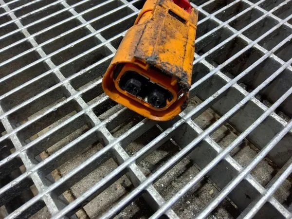 Audi Motorvorwärmungssystem OEM 12E963231F image 3