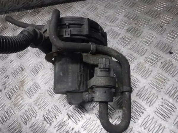 Pompe à air secondaire OEM 1437231 pour BMW E36 1.9 image 2