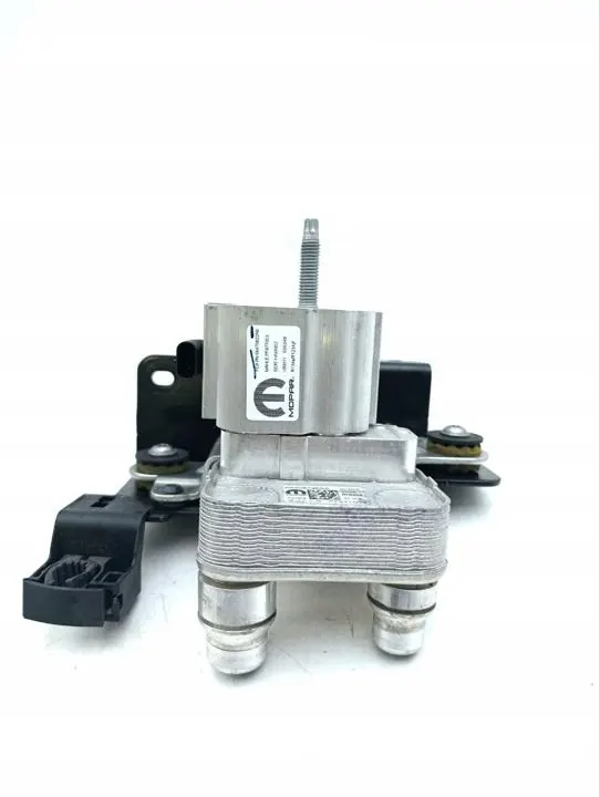 Arrefecedor de óleo OEM 68408736AA para Jeep image 2
