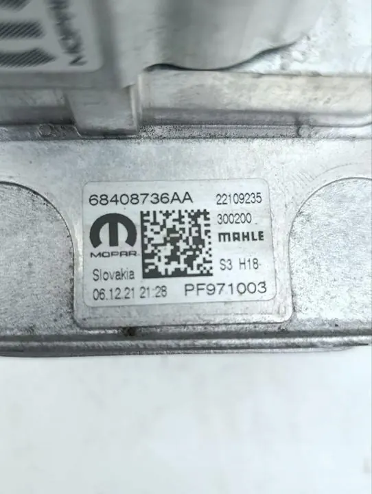 Arrefecedor de óleo OEM 68408736AA para Jeep image 8