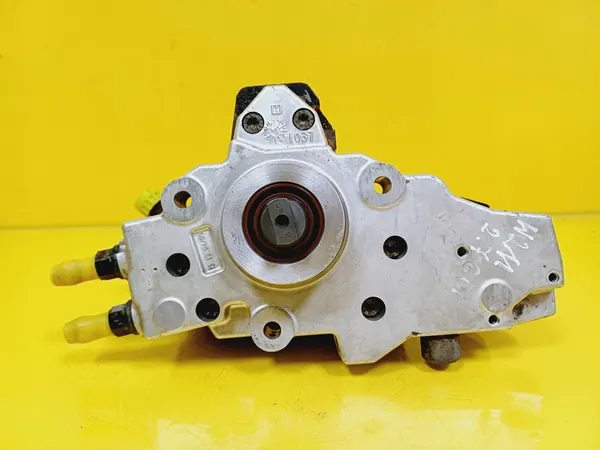 Mercedes W211 2.7 CDI Injectorpomp Bosch A6460700301 image 2