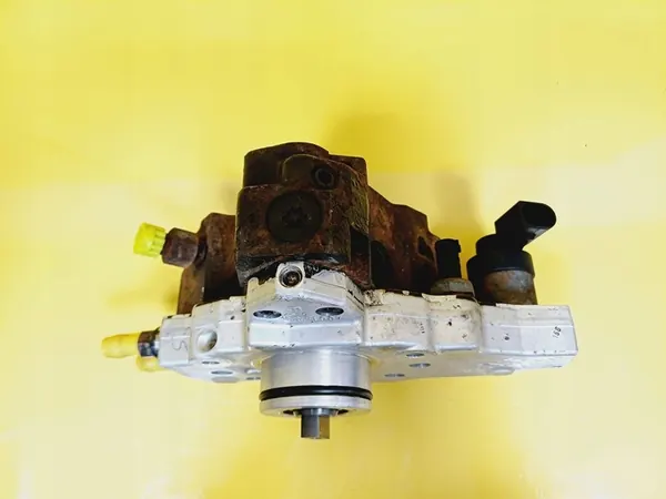 Mercedes W211 2.7 CDI Injectorpomp Bosch A6460700301 image 3