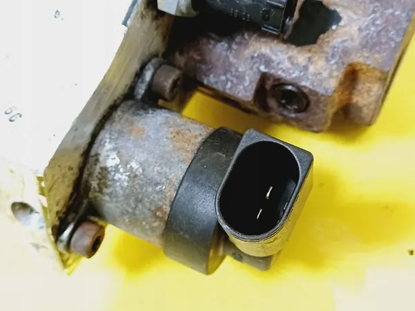 Mercedes W211 2.7 CDI Injectorpomp Bosch A6460700301 image 4