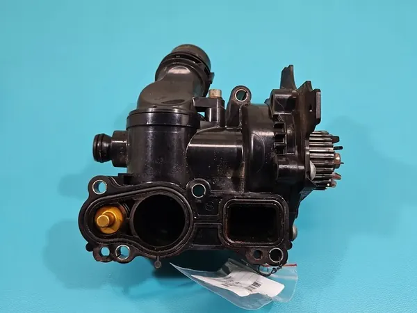Vattenpump Audi A4 B8 2.0 TFSI image 5