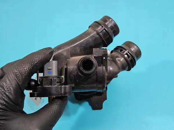 Vattenpump Audi A4 B8 2.0 TFSI image 6