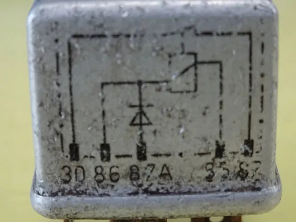 Polttoainepumpun rele VW Polo III image 5