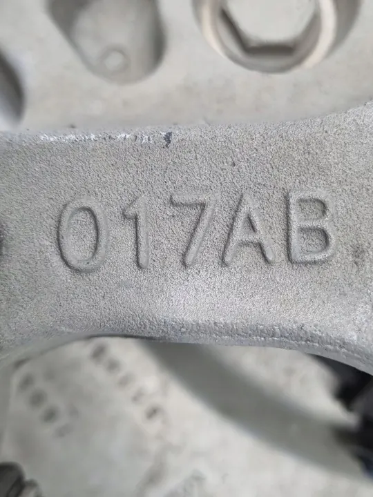 Bakhjulsnav OEM 017AB - Chrysler Pacifica 2017 image 4