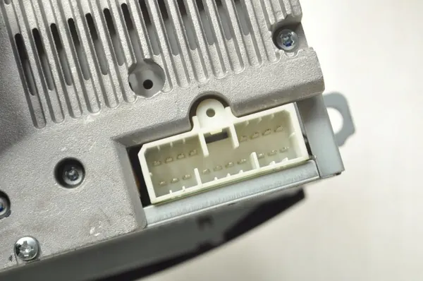 Chevrolet Spark M300 fabrieksradio OEM 95986359 image 8