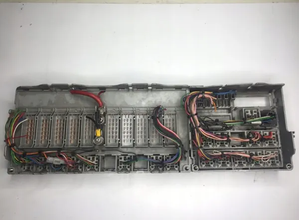 Scania zekeringkast OEM 1300806 - Gebruikte staat image 2