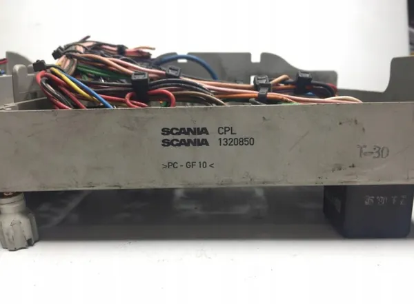 Scania zekeringkast OEM 1300806 - Gebruikte staat image 4