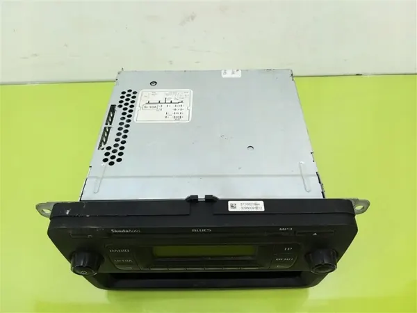 Radio CD Skoda OEM 5J0035152A pour Fabia II 2007-2014 image 7