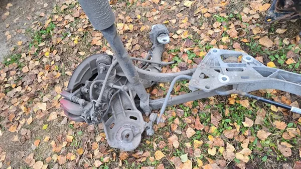 Trave Posteriore Alfa Romeo Giulietta image 3