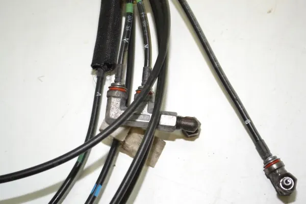 Flexible de vérin de levage de cabine OEM PRZEWÓD - Mercedes Actros MP4 image 5