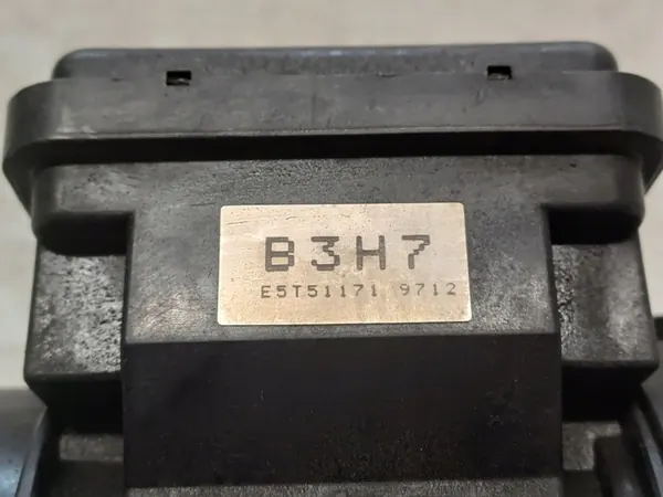 MAZDA DEMIO 1.3 96- Luchtmassameter E5T51171 image 7