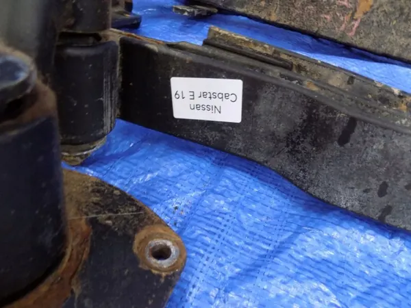 Achter Veren Set OEM 55020-F3904 voor Nissan Cabstar image 3