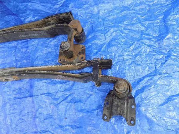 Achter Veren Set OEM 55020-F3904 voor Nissan Cabstar image 5