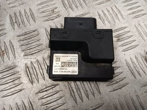 Brandstofpompmodule Audi A4 S4 B9 9W 2017 OEM 8W0906093D image 5