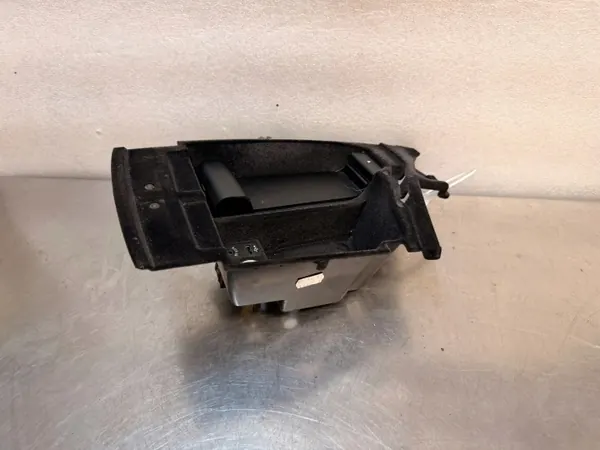 Insert USB AUX pour accoudoir OEM 9206729 BMW 5 F10 F11 image 2