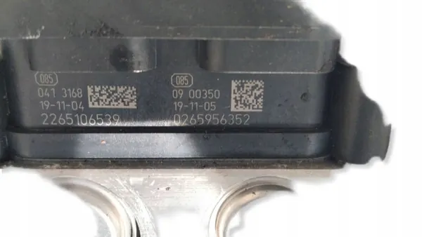 Pompe ABS OEM 9832278180 pour Peugeot 3008 II image 3