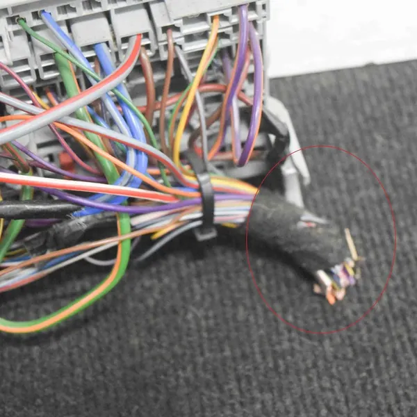 Caixa de fusíveis completa Ford Transit 2011 image 4