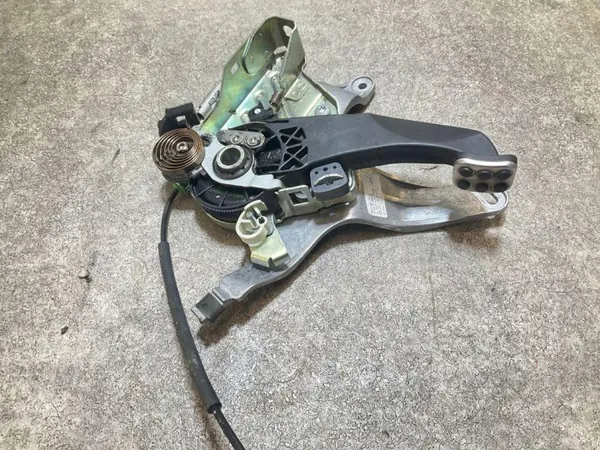 Käsijarrumekanismi OEM 212420009 Mercedes-Benzille image 2