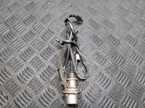 INJECTEUR ADBLUE A0004901113 MERCEDES C 300 W205 image 2