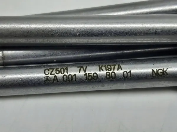 Glühkerze Mercedes-Benz OEM A 001 159 80 01 - Gebraucht image 3