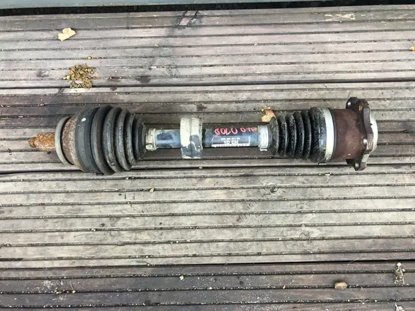 VW Polo IV 1.4 TDI Vänster Framdrev OEM image 2