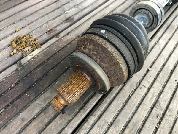 VW Polo IV 1.4 TDI Vänster Framdrev OEM image 3