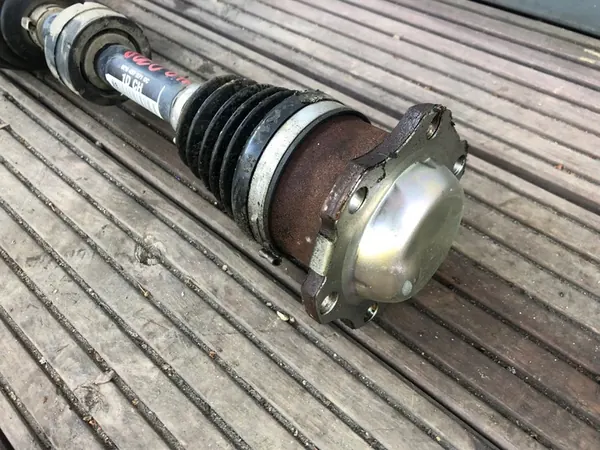 VW Polo IV 1.4 TDI Vänster Framdrev OEM image 4