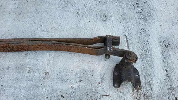 Hintere Blattfeder OEM 55020-LC40B für Nissan Cabstar image 4