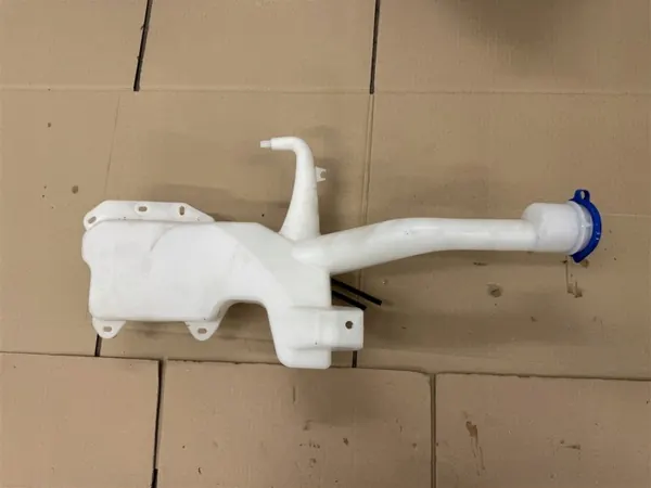 Pesulaitteen säiliöpumppu OEM R2X614B613-AB Ford Courier image 4