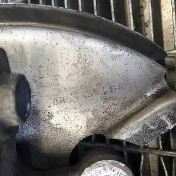 Mozzo posteriore sinistro Audi A6 2.0L 140kw OEM 8R0615611B image 5