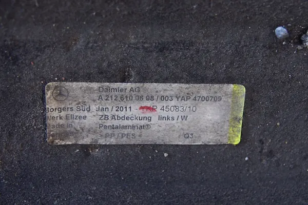 Mercedes W212 Underbody Cover Vänster image 4