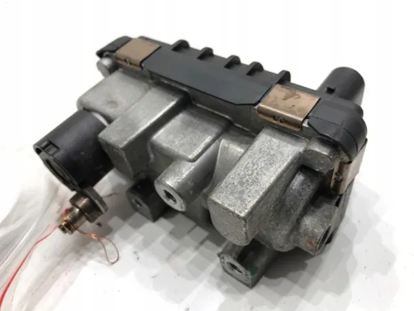 Actuateur Turbo OEM 6NW009550 pour Jaguar XJ 3.0 image 3