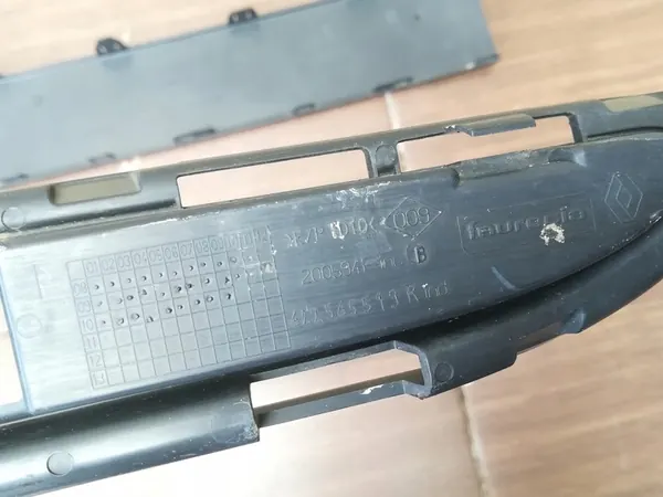 Rivestimento paraurti anteriore Renault Clio III Lift 09-12 OE image 7