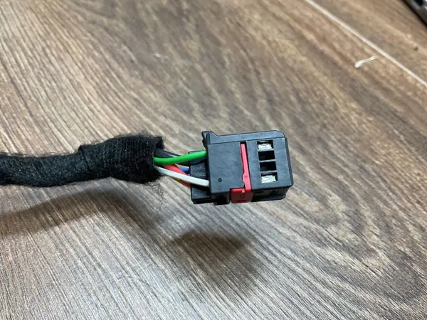 Actuador de maletero Porsche Macan OEM 95B827851G image 4
