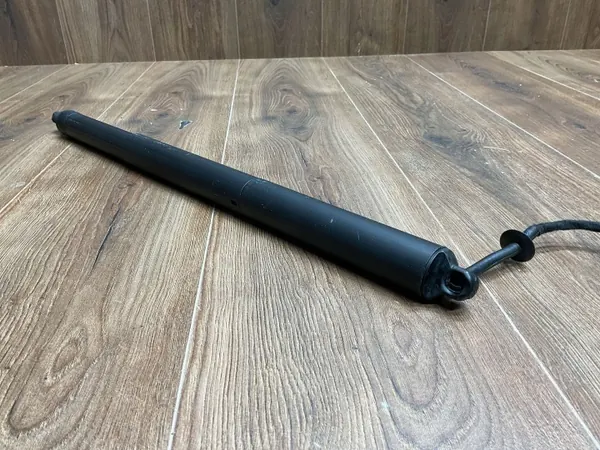 Actuador de maletero Porsche Macan OEM 95B827851G image 6